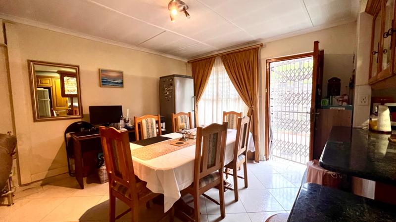 3 Bedroom Property for Sale in Sherwood KwaZulu-Natal