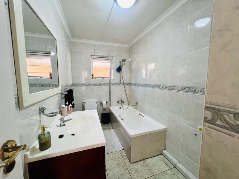 3 Bedroom Property for Sale in Sherwood KwaZulu-Natal