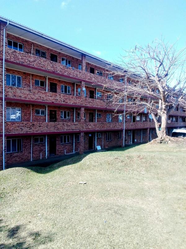 2 Bedroom Property for Sale in Empangeni Central KwaZulu-Natal