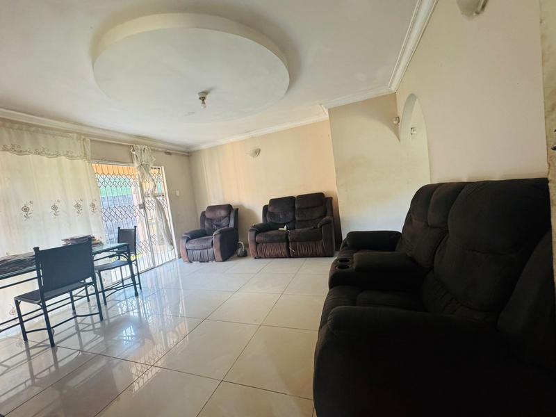 4 Bedroom Property for Sale in Avoca KwaZulu-Natal