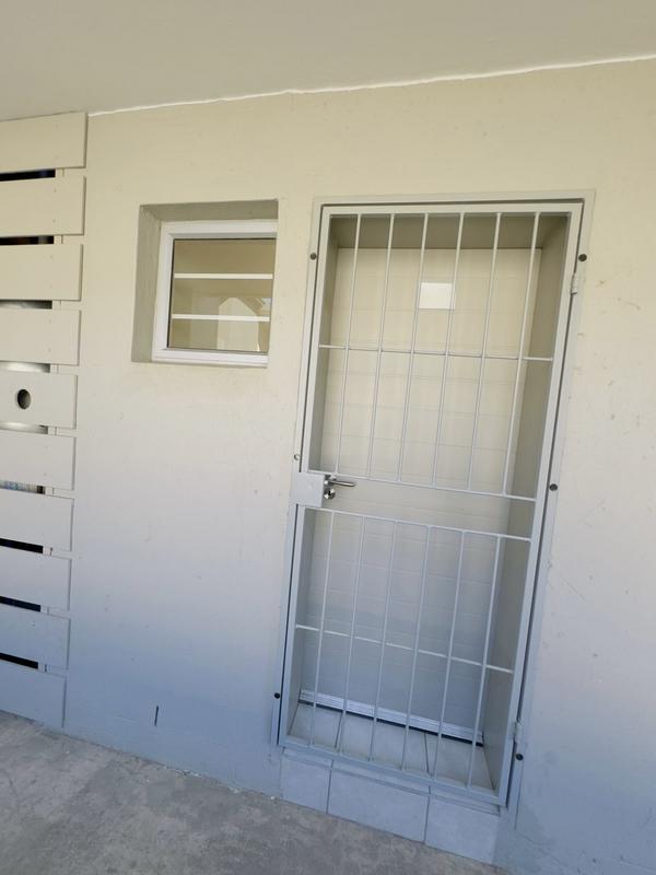 To Let 2 Bedroom Property for Rent in Kwamashu KwaZulu-Natal