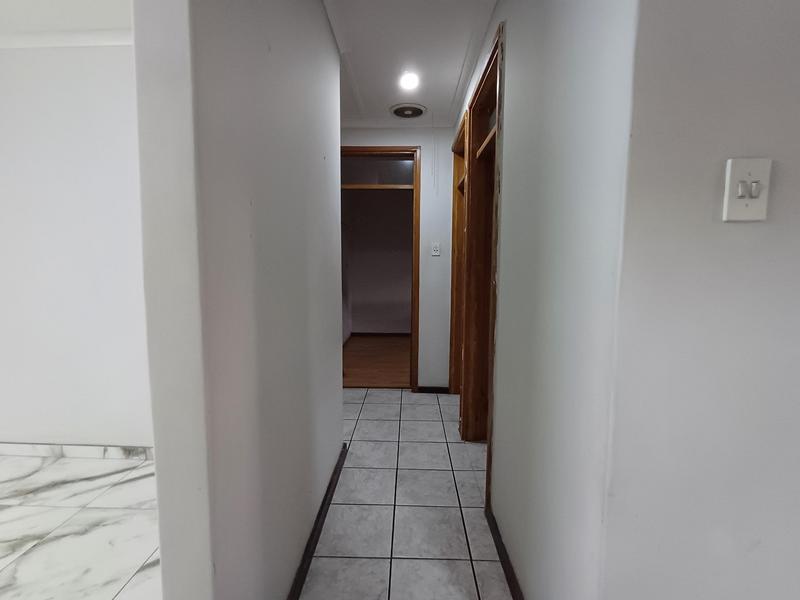 To Let 2 Bedroom Property for Rent in Durban North KwaZulu-Natal