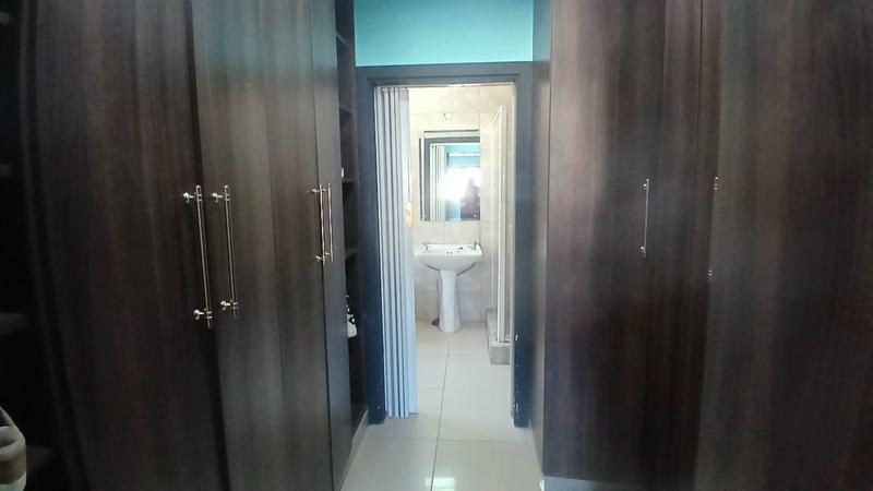 5 Bedroom Property for Sale in Escombe KwaZulu-Natal