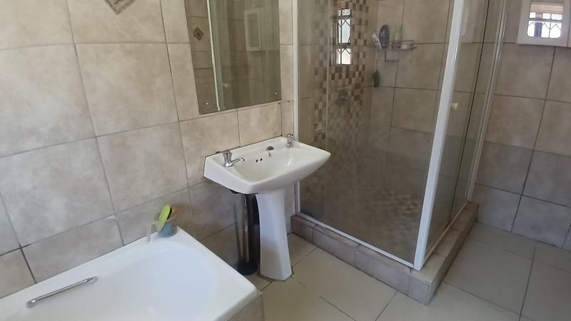 5 Bedroom Property for Sale in Escombe KwaZulu-Natal