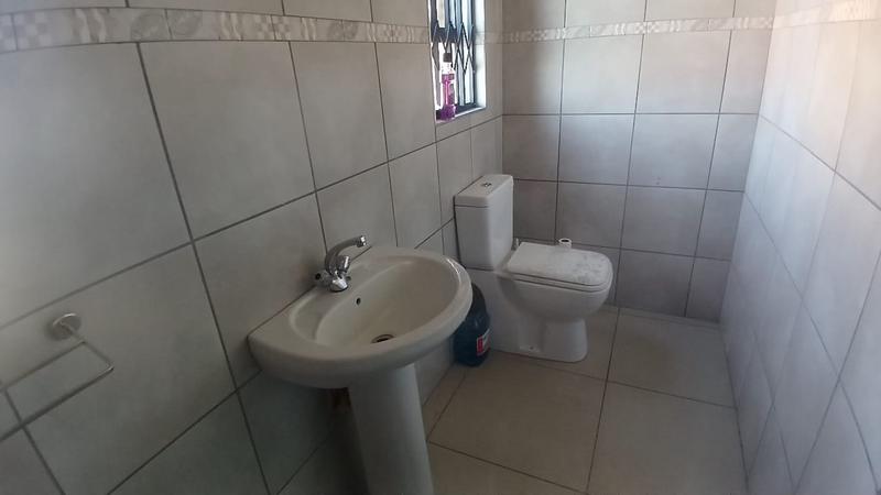 5 Bedroom Property for Sale in Escombe KwaZulu-Natal