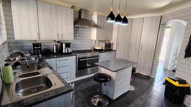 4 Bedroom Property for Sale in Escombe KwaZulu-Natal