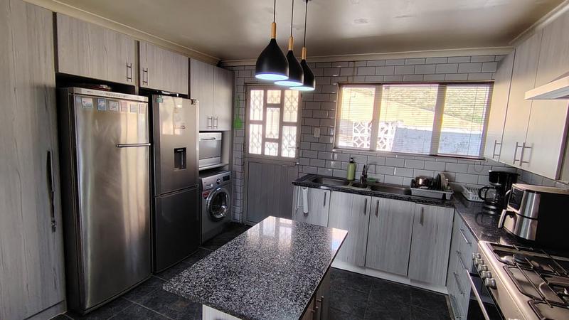 4 Bedroom Property for Sale in Escombe KwaZulu-Natal