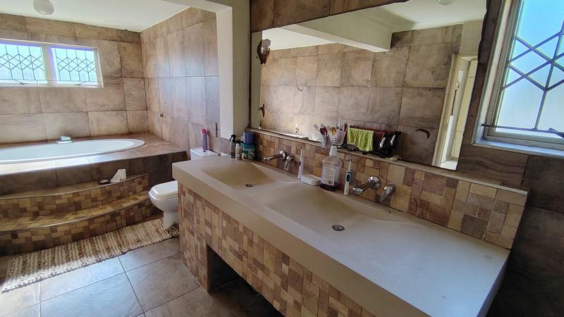 4 Bedroom Property for Sale in Escombe KwaZulu-Natal