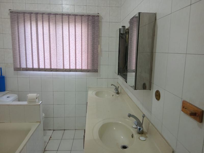 3 Bedroom Property for Sale in Umzinto KwaZulu-Natal