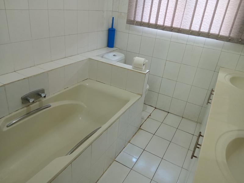 3 Bedroom Property for Sale in Umzinto KwaZulu-Natal