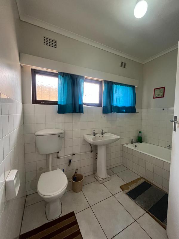 6 Bedroom Property for Sale in Uvongo KwaZulu-Natal
