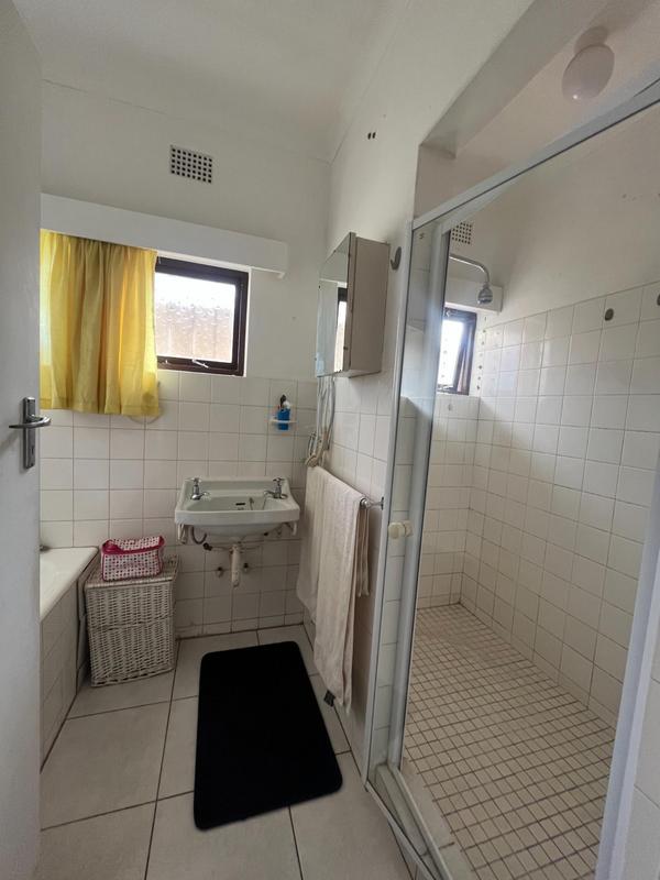 6 Bedroom Property for Sale in Uvongo KwaZulu-Natal