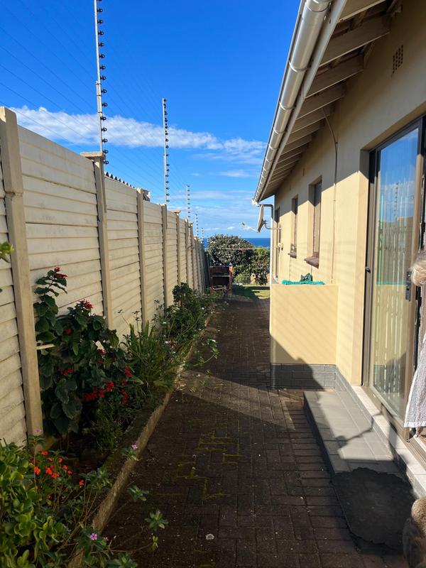 6 Bedroom Property for Sale in Uvongo KwaZulu-Natal
