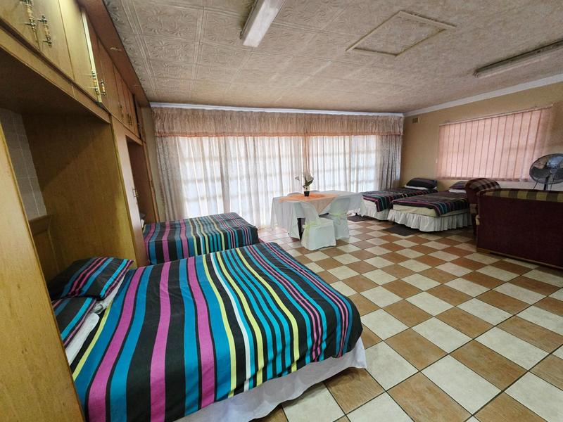8 Bedroom Property for Sale in Tinley Manor KwaZulu-Natal