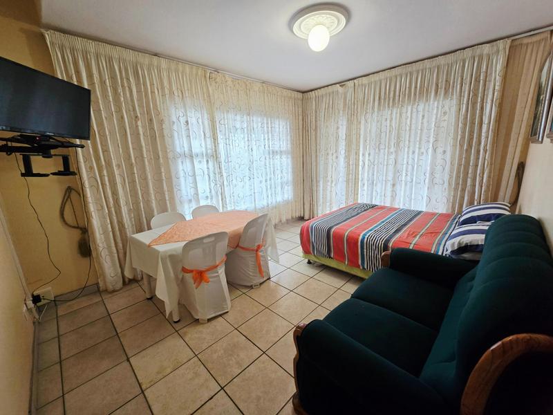 8 Bedroom Property for Sale in Tinley Manor KwaZulu-Natal