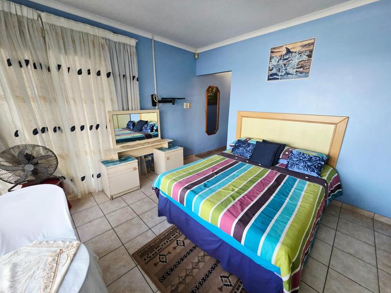 8 Bedroom Property for Sale in Tinley Manor KwaZulu-Natal