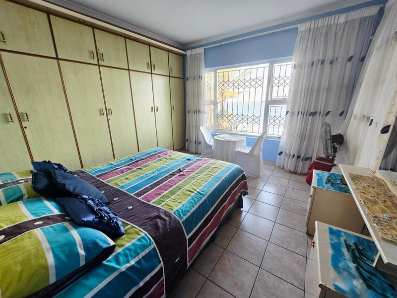 8 Bedroom Property for Sale in Tinley Manor KwaZulu-Natal