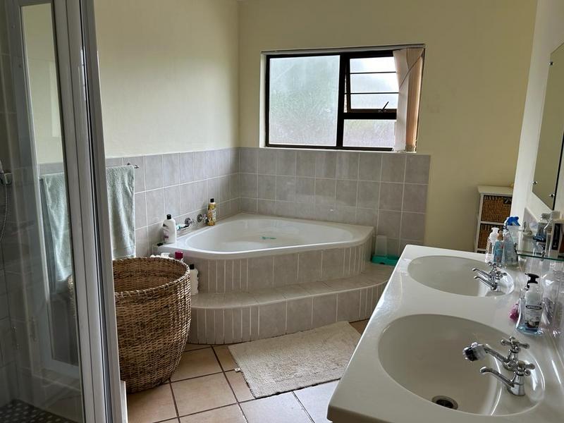 To Let 5 Bedroom Property for Rent in Mtunzini KwaZulu-Natal