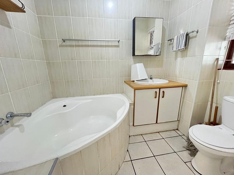 To Let 2 Bedroom Property for Rent in Margate Beach KwaZulu-Natal