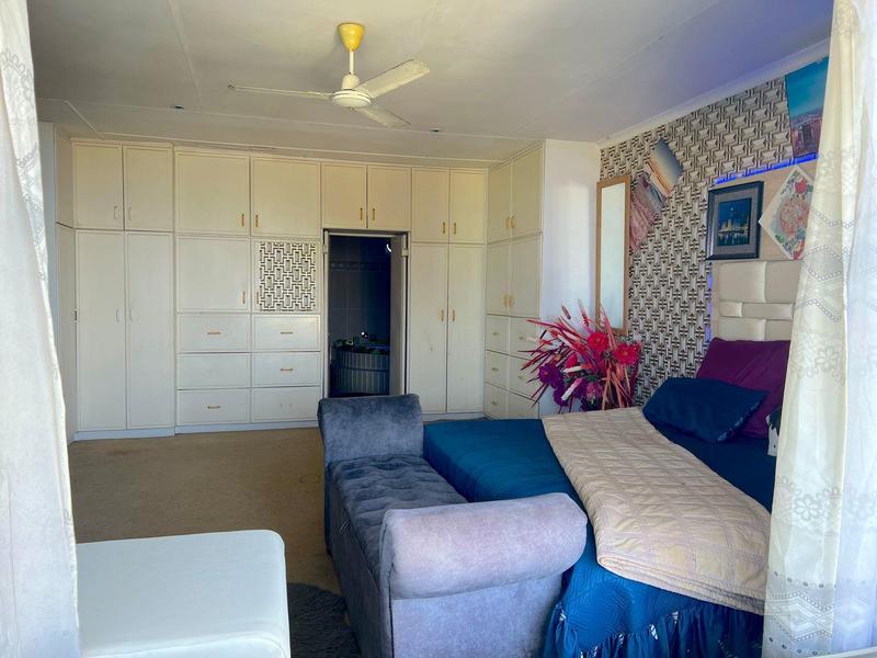 4 Bedroom Property for Sale in Margate KwaZulu-Natal