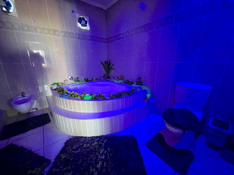 4 Bedroom Property for Sale in Margate KwaZulu-Natal