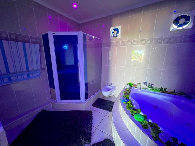 4 Bedroom Property for Sale in Margate KwaZulu-Natal