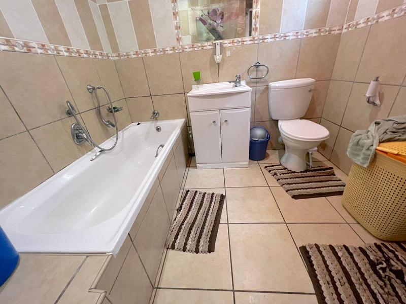 4 Bedroom Property for Sale in Margate KwaZulu-Natal