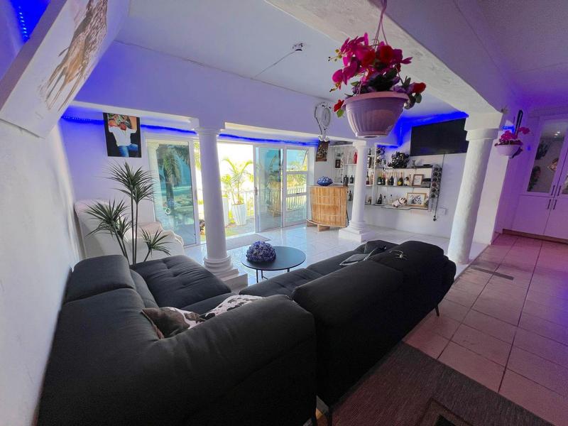 4 Bedroom Property for Sale in Margate KwaZulu-Natal
