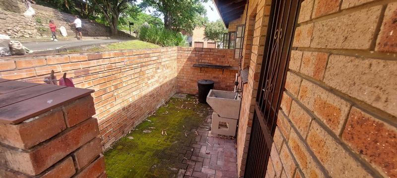 To Let 2 Bedroom Property for Rent in Margate KwaZulu-Natal