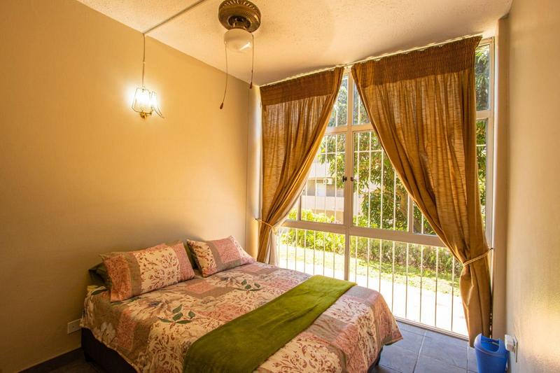 To Let 2 Bedroom Property for Rent in Margate KwaZulu-Natal