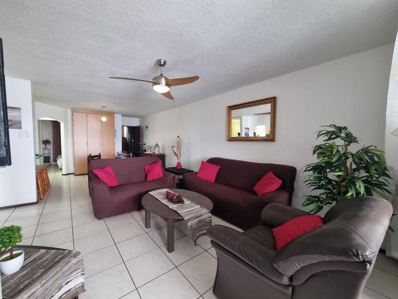 To Let 3 Bedroom Property for Rent in Margate KwaZulu-Natal