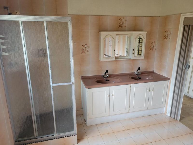 To Let 2 Bedroom Property for Rent in Southport KwaZulu-Natal