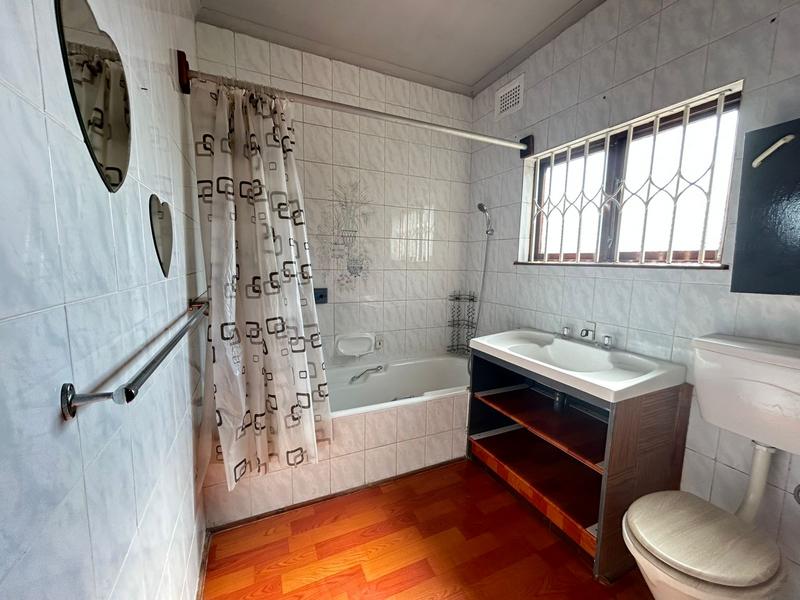 To Let 3 Bedroom Property for Rent in Uvongo KwaZulu-Natal