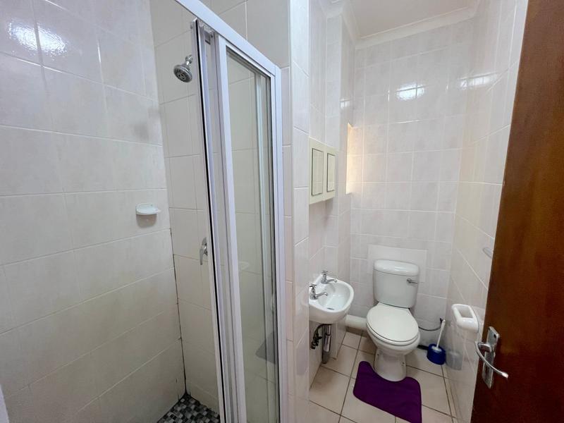 To Let 2 Bedroom Property for Rent in St Michaels On Sea KwaZulu-Natal