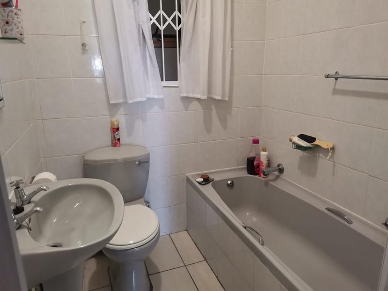 2 Bedroom Property for Sale in Margate Beach KwaZulu-Natal