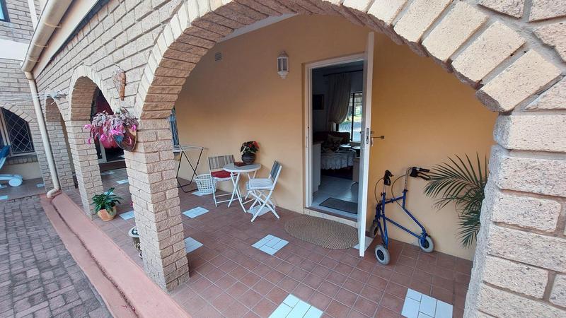 6 Bedroom Property for Sale in Margate KwaZulu-Natal