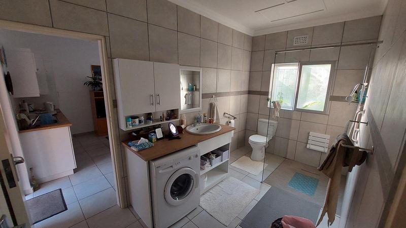 6 Bedroom Property for Sale in Margate KwaZulu-Natal