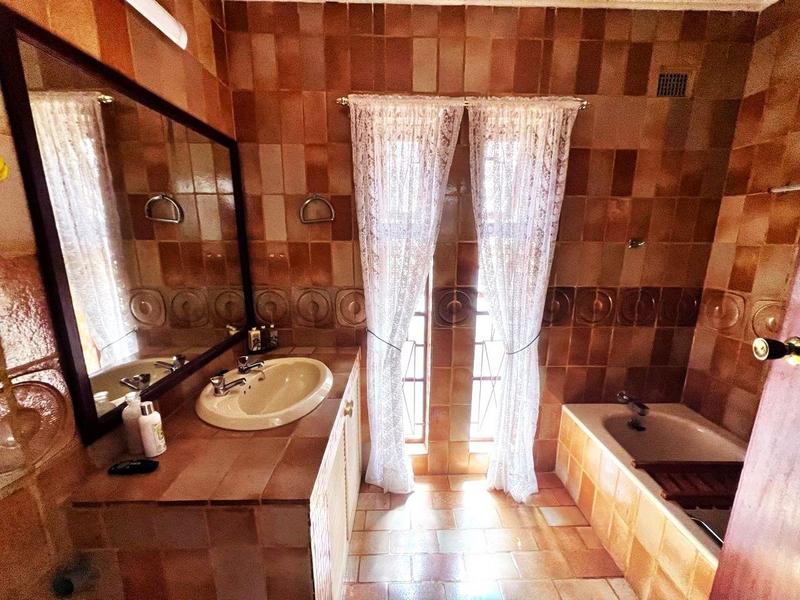 3 Bedroom Property for Sale in Uvongo KwaZulu-Natal