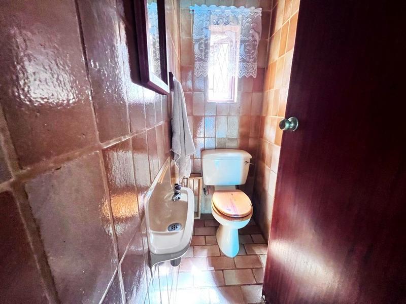 3 Bedroom Property for Sale in Uvongo KwaZulu-Natal