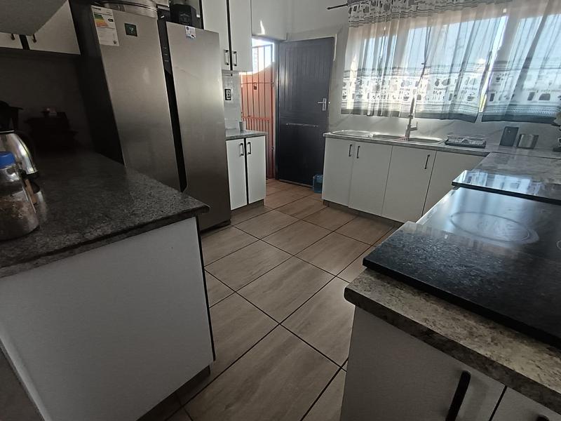 4 Bedroom Property for Sale in Margate KwaZulu-Natal