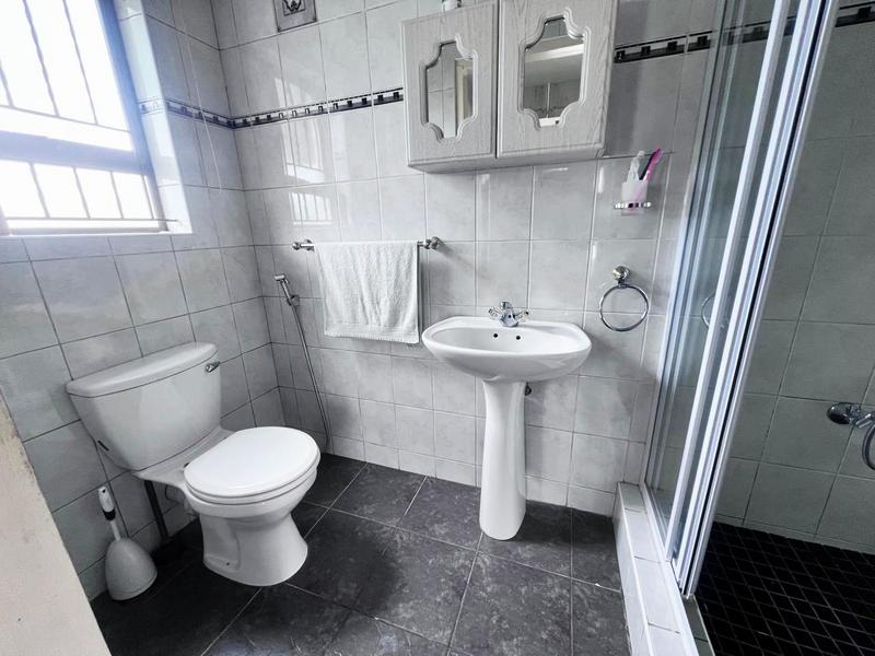 5 Bedroom Property for Sale in Oslo Beach KwaZulu-Natal