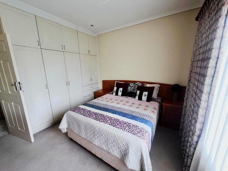 5 Bedroom Property for Sale in Oslo Beach KwaZulu-Natal