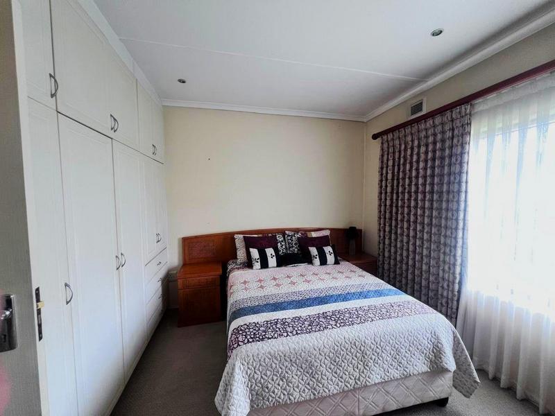 5 Bedroom Property for Sale in Oslo Beach KwaZulu-Natal