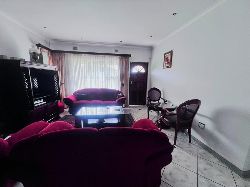 5 Bedroom Property for Sale in Oslo Beach KwaZulu-Natal