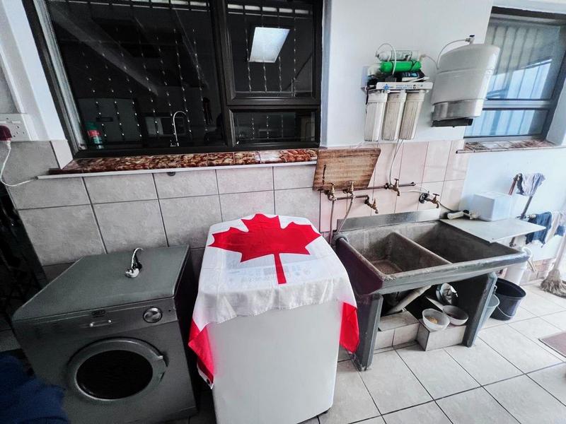 5 Bedroom Property for Sale in Oslo Beach KwaZulu-Natal