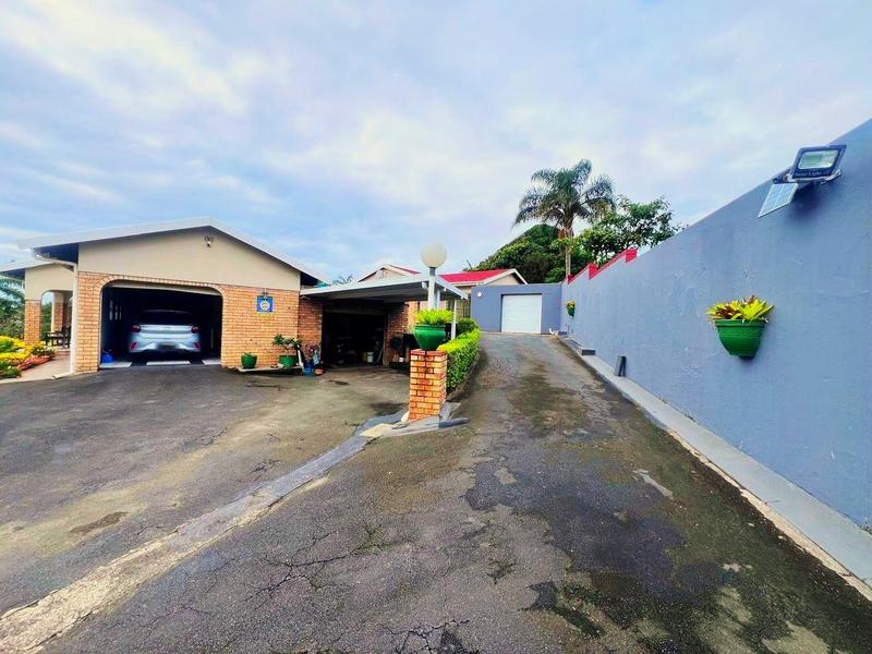 5 Bedroom Property for Sale in Oslo Beach KwaZulu-Natal