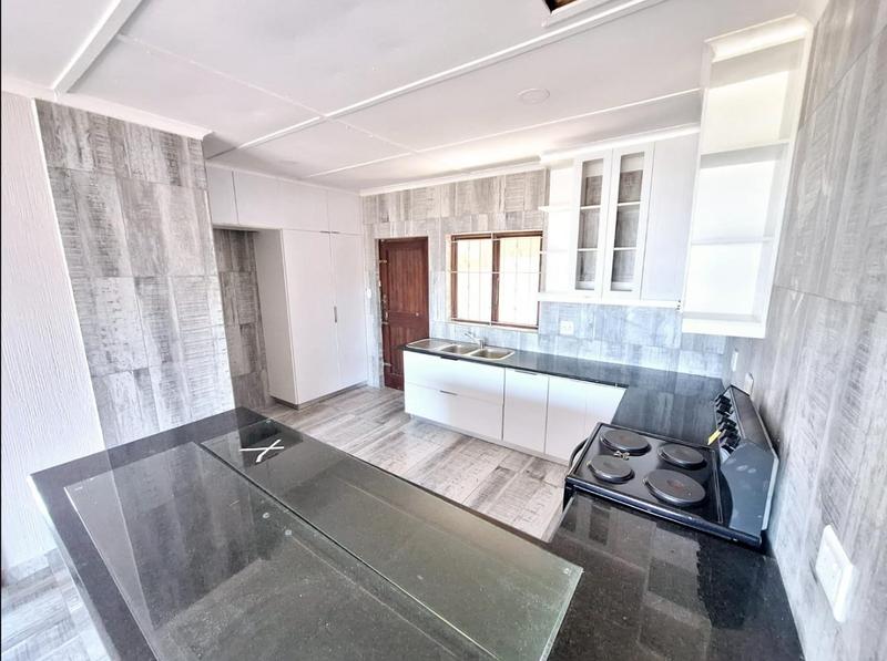 5 Bedroom Property for Sale in Ramsgate KwaZulu-Natal