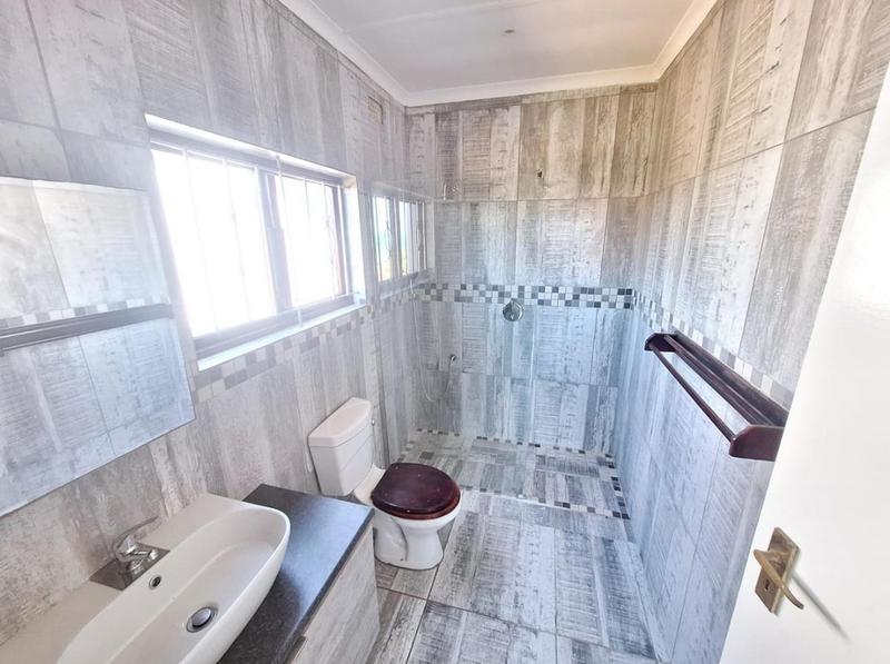 5 Bedroom Property for Sale in Ramsgate KwaZulu-Natal