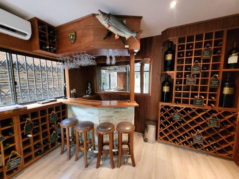 5 Bedroom Property for Sale in Shelly Beach KwaZulu-Natal