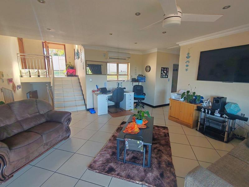 5 Bedroom Property for Sale in Shelly Beach KwaZulu-Natal